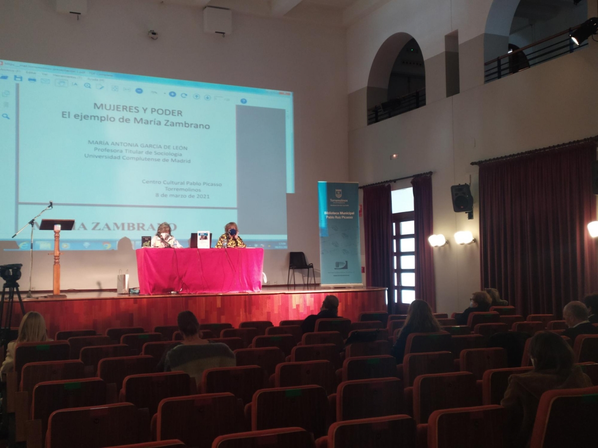 20210311144316_happened_45_conferencia-mujer-y-poder-torremolinos-cultura2.jpg