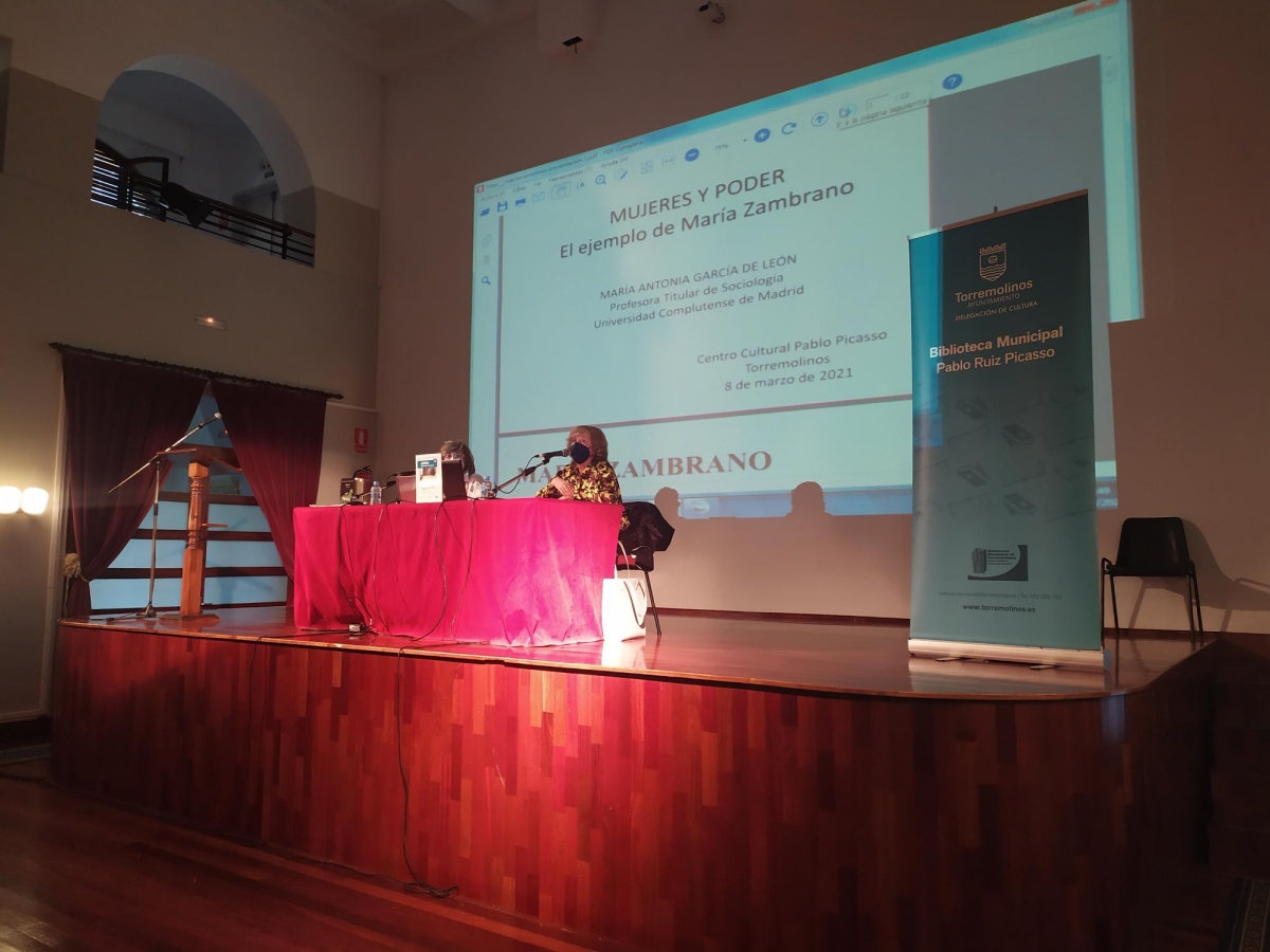 20210311144318_happened_45_conferencia-mujer-y-poder-torremolinos-cultura4.jpg