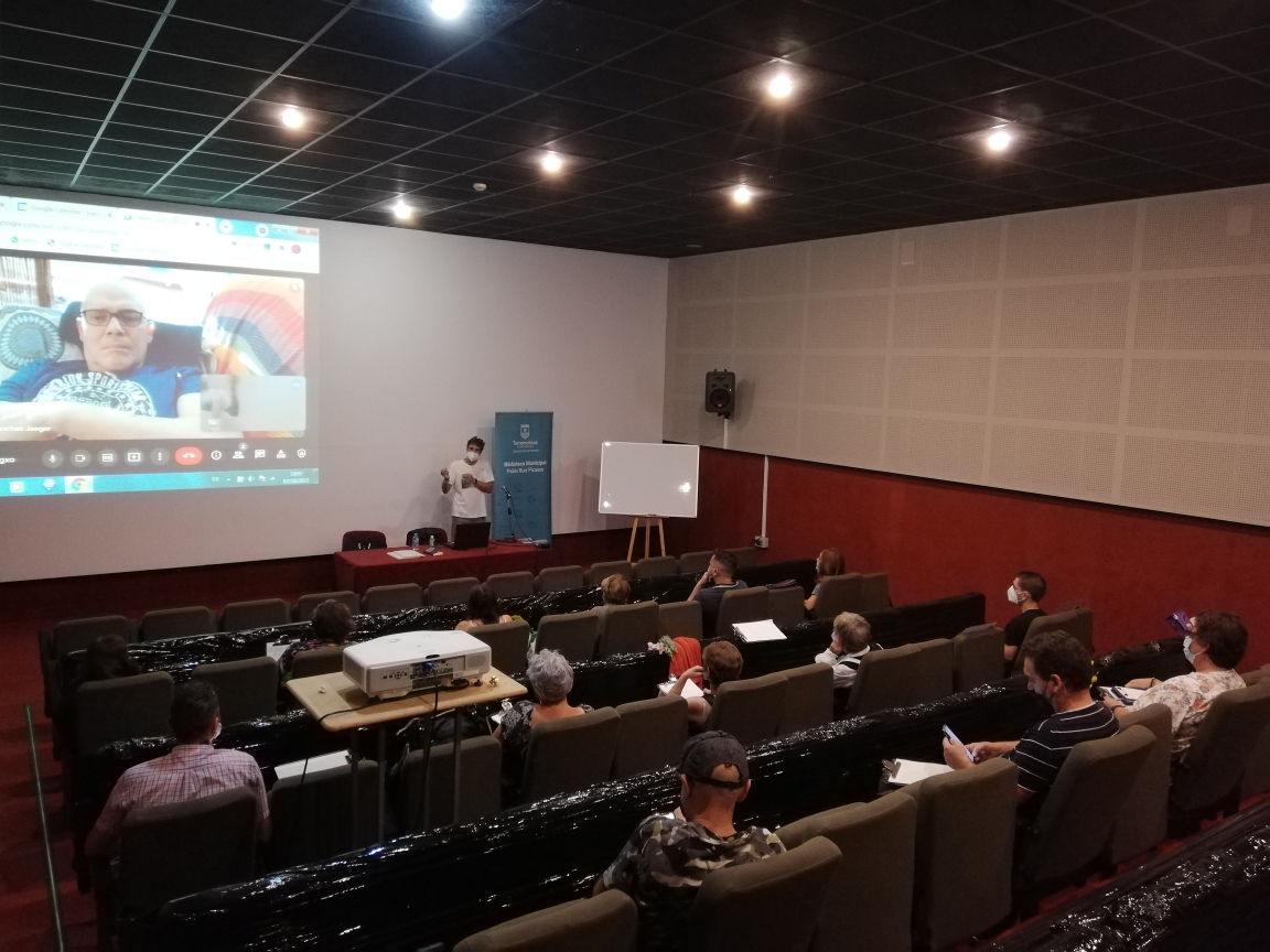 20211018115512_happened_111_7-octubre-club-literario-presencial-torremolinos-cultura-3.jpg