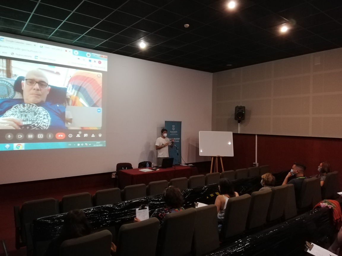 20211018115512_happened_111_7-octubre-club-literario-presencial-torremolinos-cultura-6.jpg