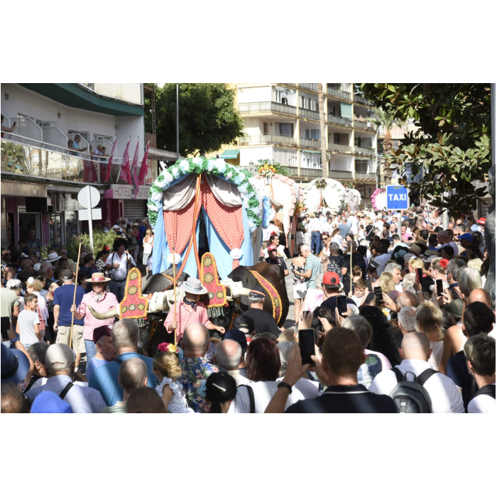 Alrededor de 60 colectivos participan este domingo en la Romería de San Miguel