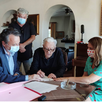 Torremolinos receives a collection of more than 130 works of popular religious art donated by Dr. Aser Seara